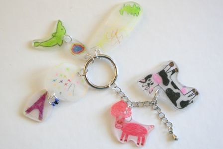 Porte clés en plastique fou, juil. 2012 Porte clés en plastique fou