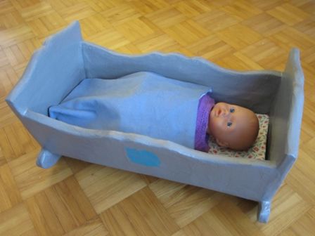 Berceau en papier mâché