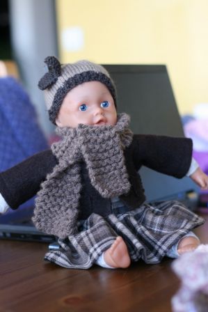 Veste, jupe, bonnet et écharpe