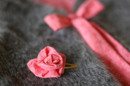 Barrette rose en tissu