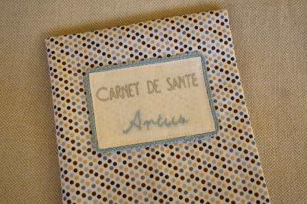 Protège carnet de santé avec le prénom brodé, janv. 2013 Protège carnet de santé avec le prénom brodé